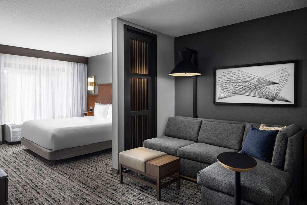 Hyatt Place Sterling Dulles Airport North Rum bild