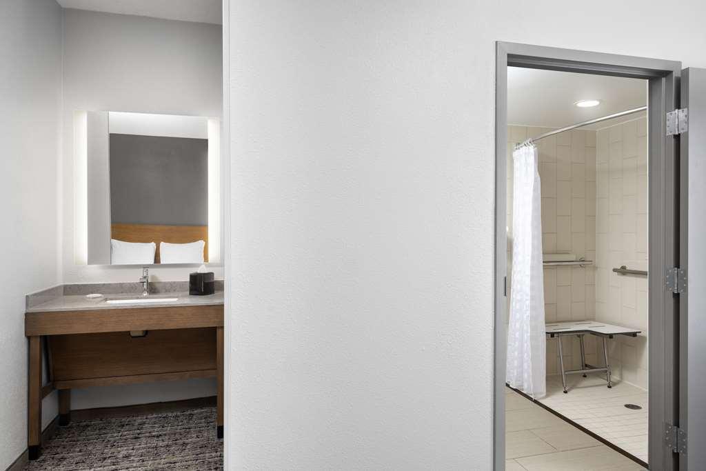 Hyatt Place Sterling Dulles Airport North Rum bild